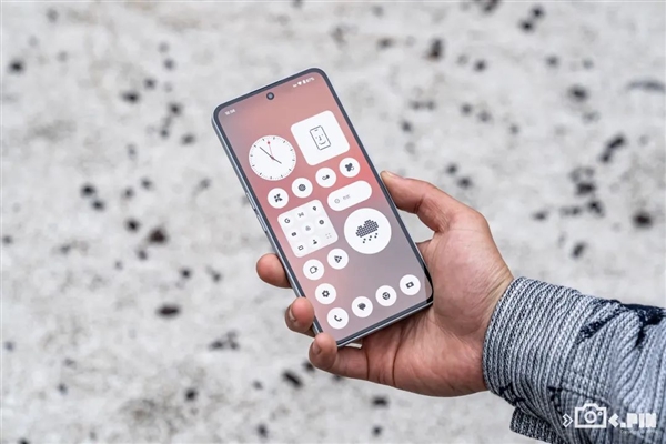 2000塊的Nothing Phone 現(xiàn)在也開(kāi)始堆料了