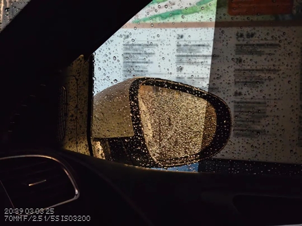 2000塊的Nothing Phone 現(xiàn)在也開(kāi)始堆料了