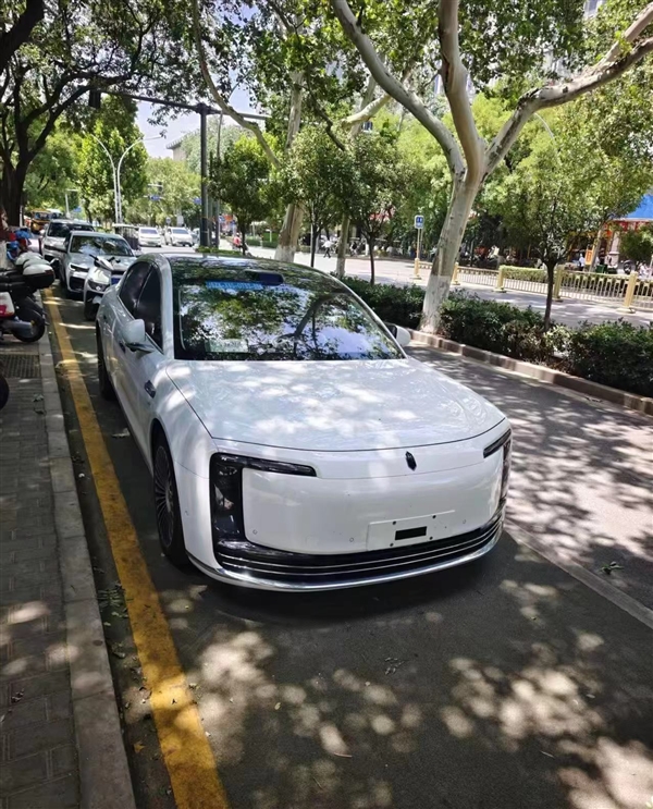 能與勞斯萊斯比高低！尊界S800純白實(shí)車曝光：本周上市