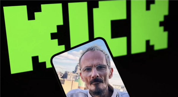 抽自己大嘴巴起號(hào) 是我今年見(jiàn)過(guò)最邪門(mén)的事