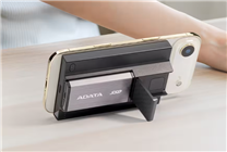 全球首款！威剛推出移動電源+固態(tài)硬盤二合一SR800